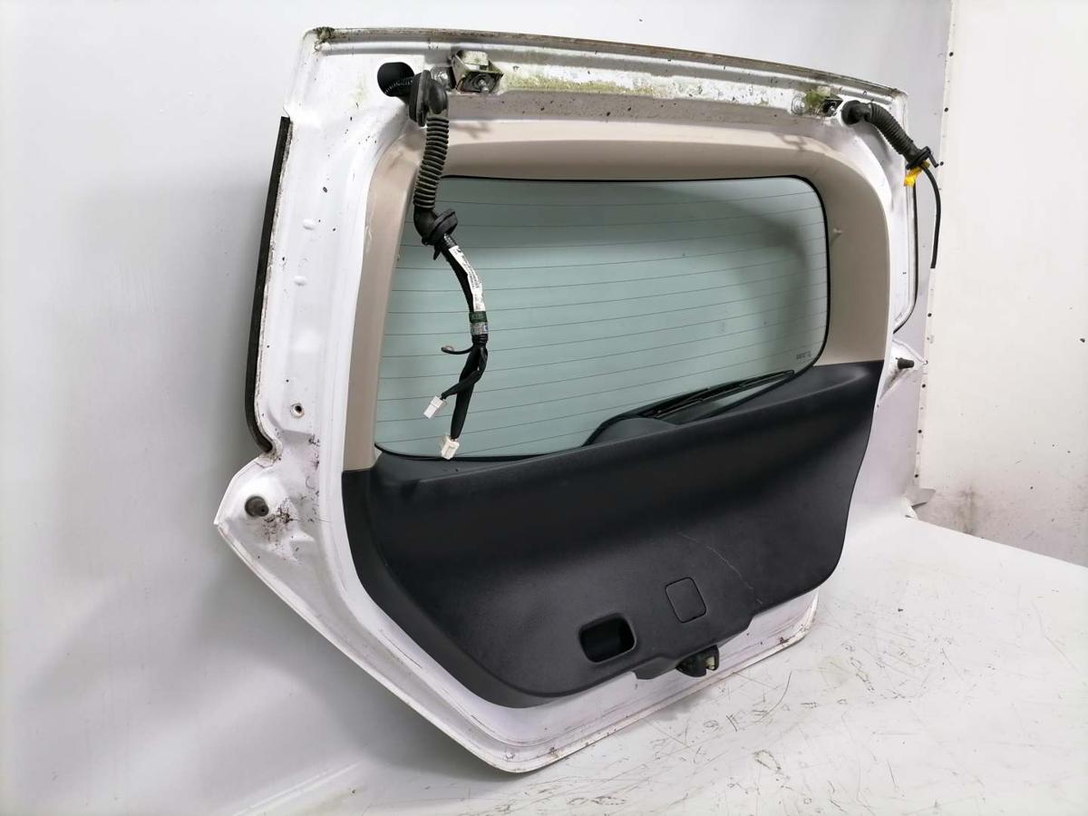 Nissan Tiida original Heckklappe mit Heckscheibe Weiß Fließheck Bj.2007